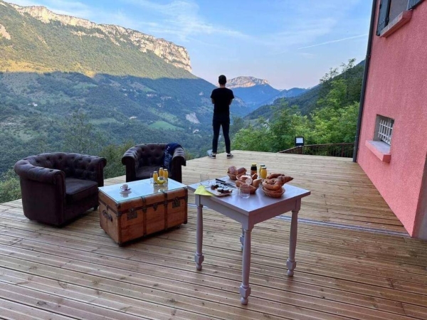 Réserver un gîte - Le Refuge Du Phoenix - Gîte Vercors - top resto ECHEVIS